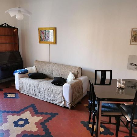 レーリチA Casa Di Alecarlaアパートメント エクステリア 写真