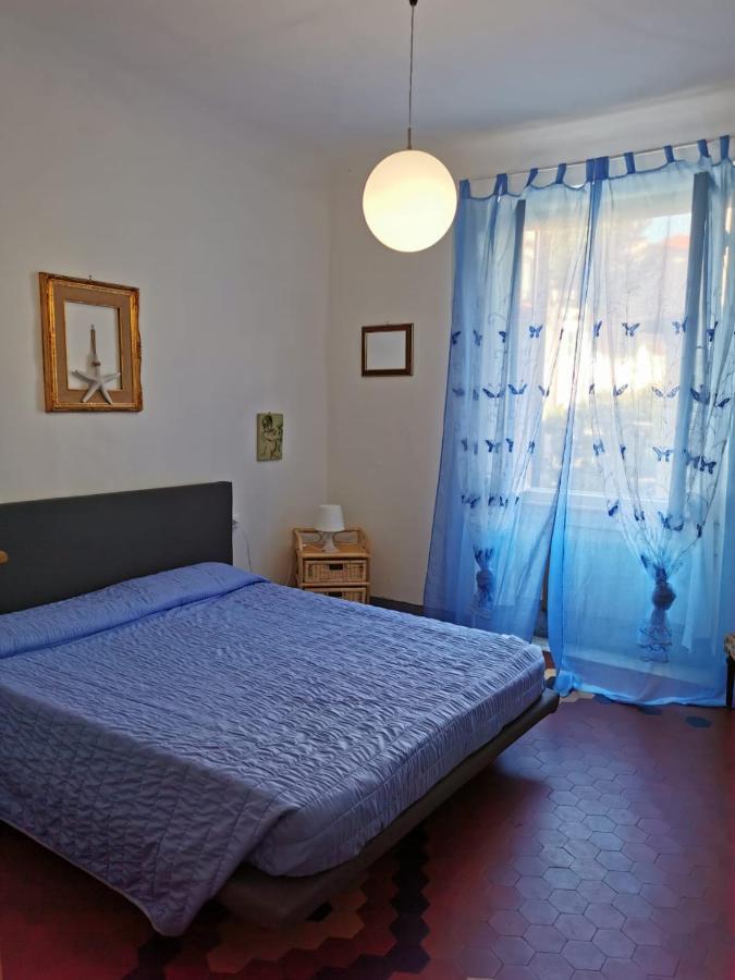 レーリチA Casa Di Alecarlaアパートメント エクステリア 写真