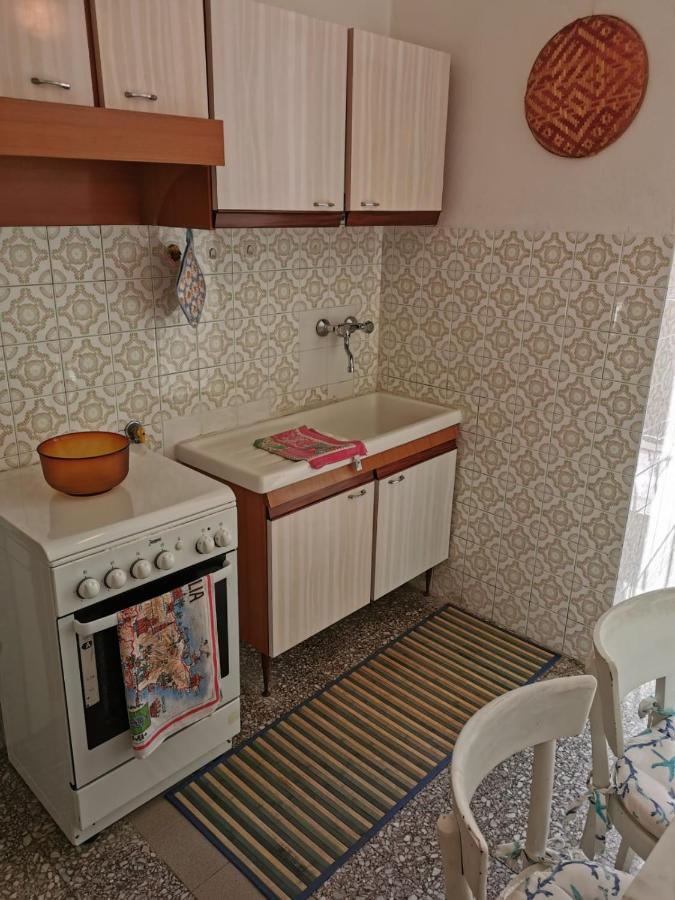 レーリチA Casa Di Alecarlaアパートメント エクステリア 写真