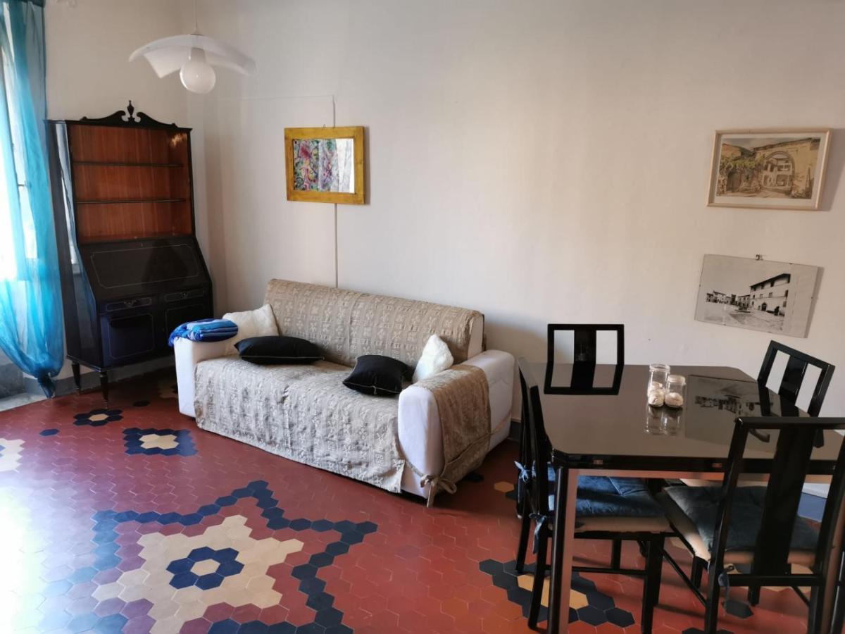 レーリチA Casa Di Alecarlaアパートメント エクステリア 写真