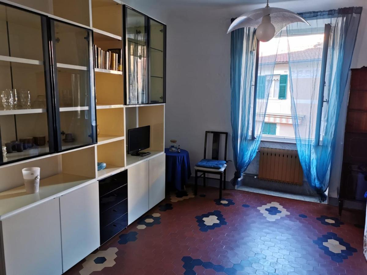 レーリチA Casa Di Alecarlaアパートメント エクステリア 写真